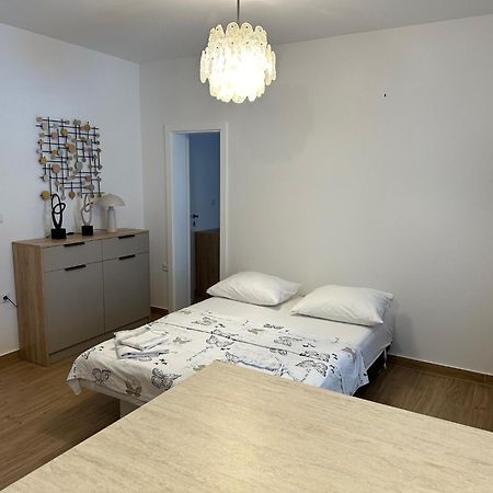 Apartmani Svemir 德拉格 外观 照片