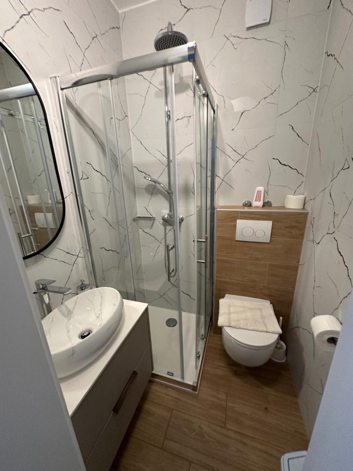 Apartmani Svemir 德拉格 外观 照片